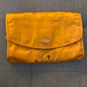 Travel coach hanging make up bag